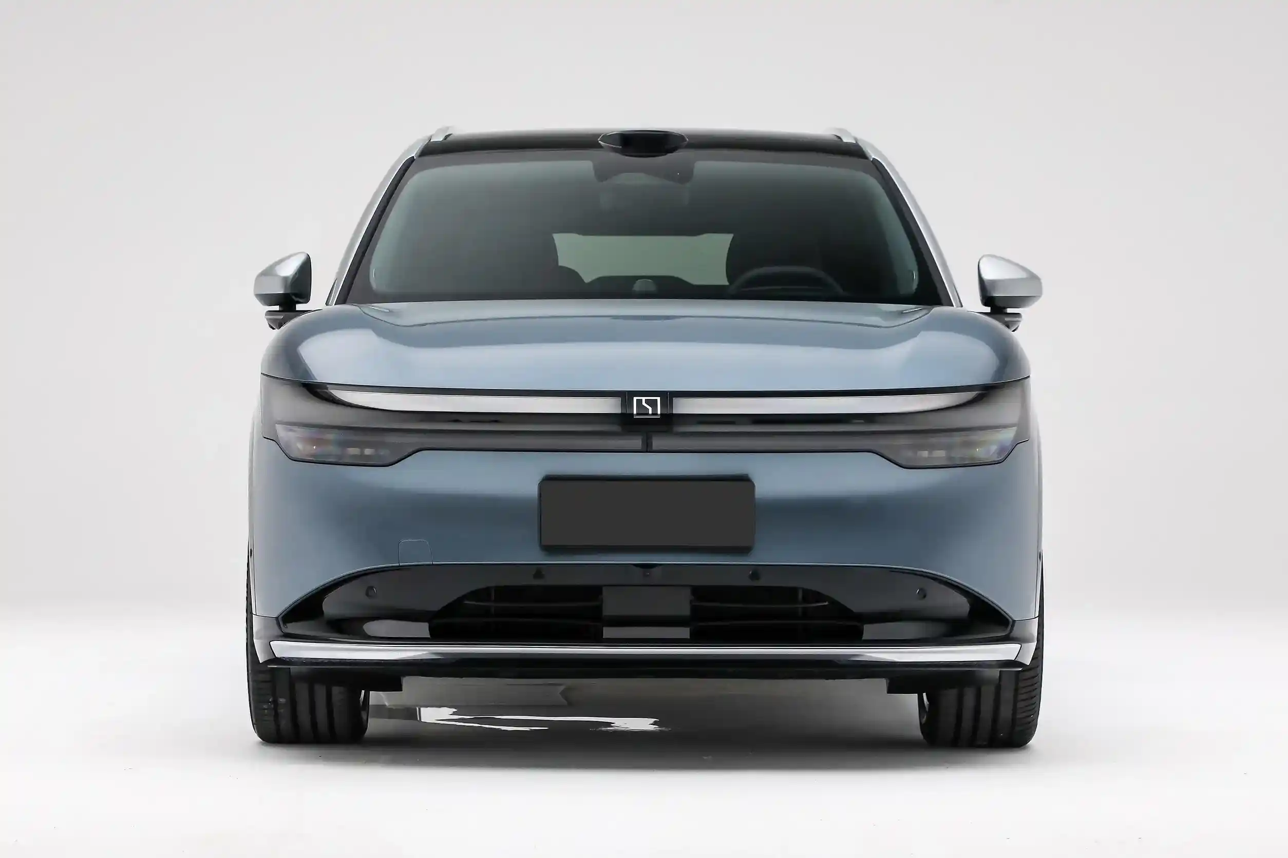 Zeekr 7X — Front View